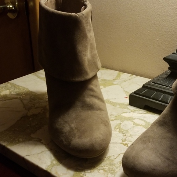 BEAUTIFUL SAND BOOTIES!?! - Picture 6 of 7